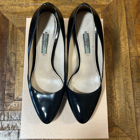 Prada Black Vernice Pump size 39 - Picture 11 of 13